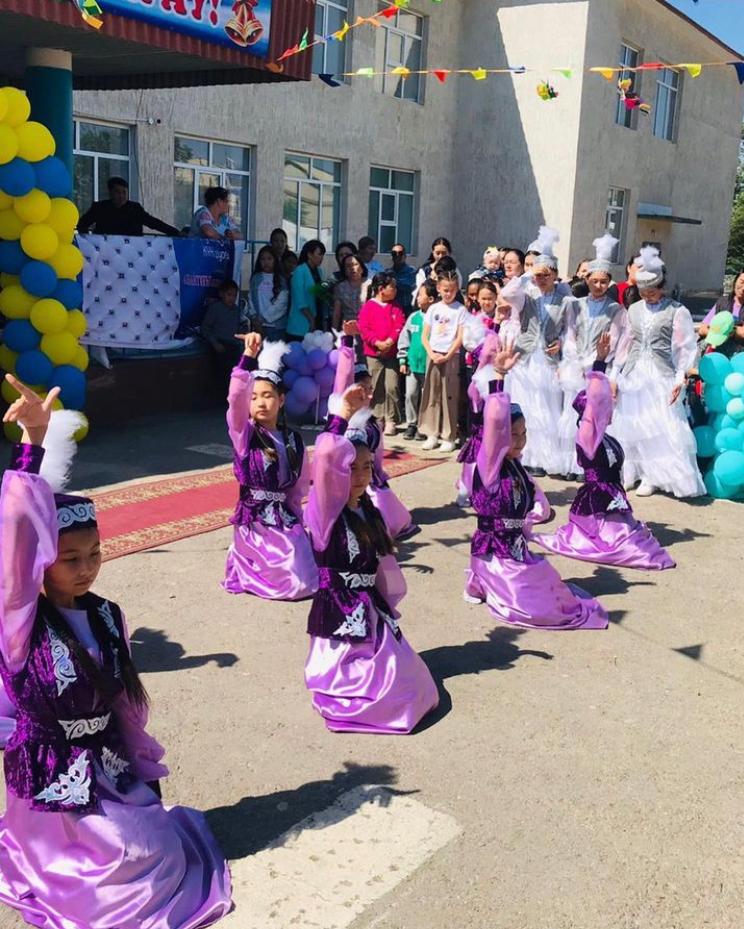 01.06.2023 жылы Шығанақ орта мектебінде 1 маусым балалар күніне орай "Балалардың игілігі үшін"атты тақырыбында іс шара ұйымдастырылды.